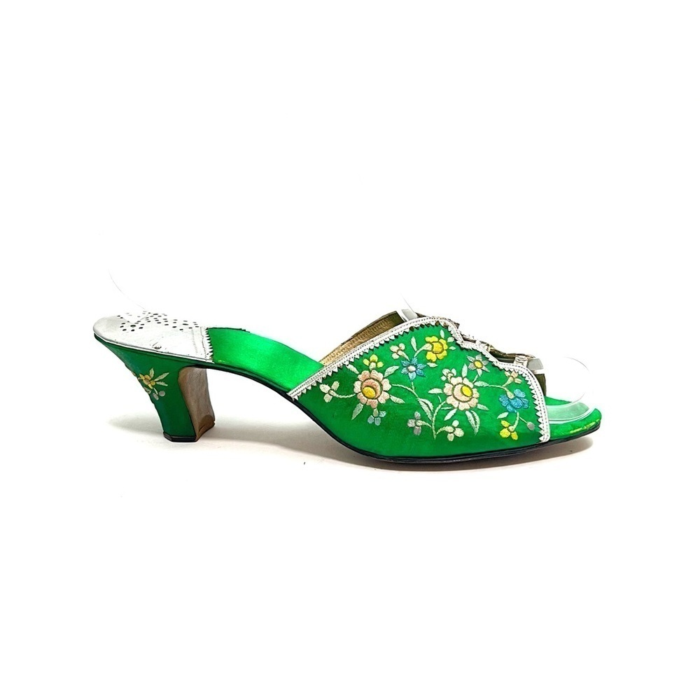 Antique 1920s green silk floral embroidered open toe heeled boudoir slippers